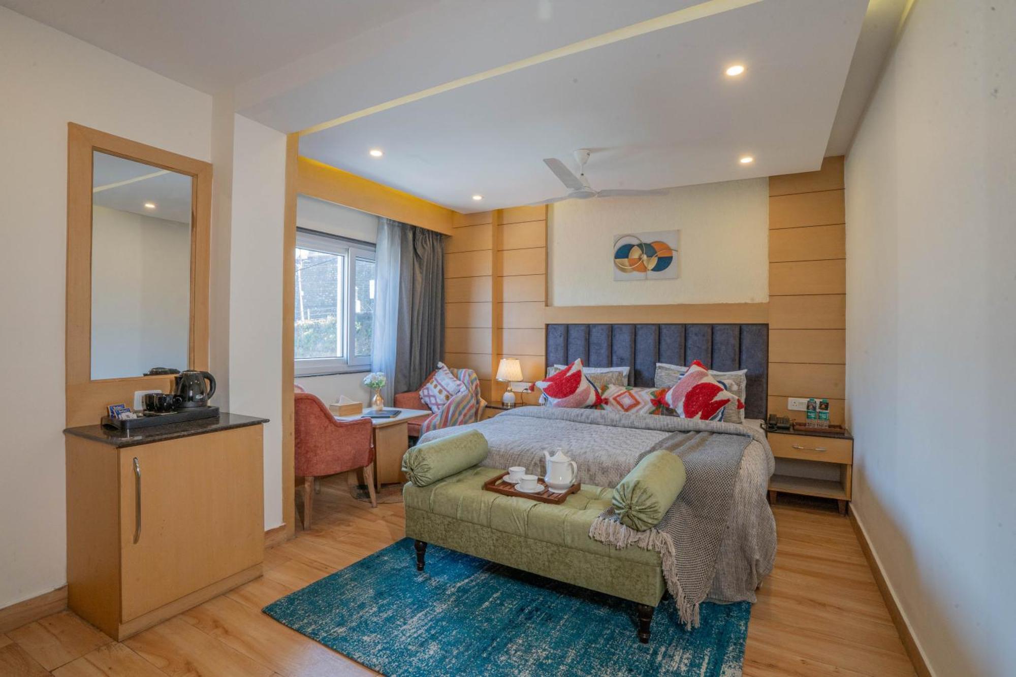 Super Hotel By Perfectstayz Mall Road Масурі Екстер'єр фото