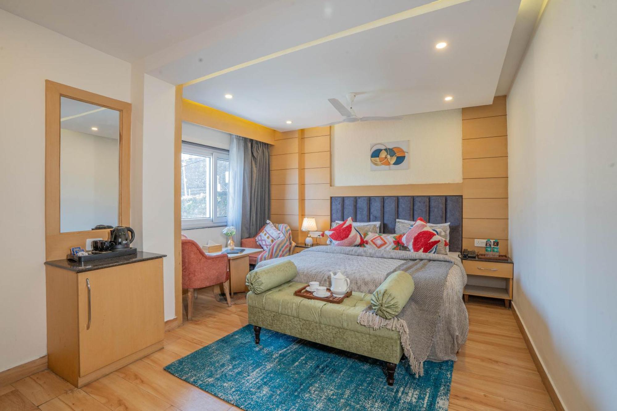 Super Hotel By Perfectstayz Mall Road Масурі Екстер'єр фото