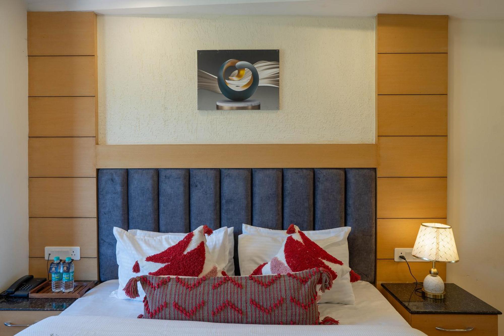Super Hotel By Perfectstayz Mall Road Масурі Екстер'єр фото