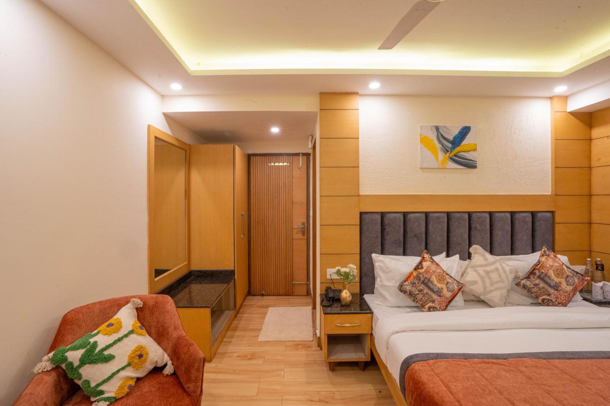 Super Hotel By Perfectstayz Mall Road Масурі Екстер'єр фото