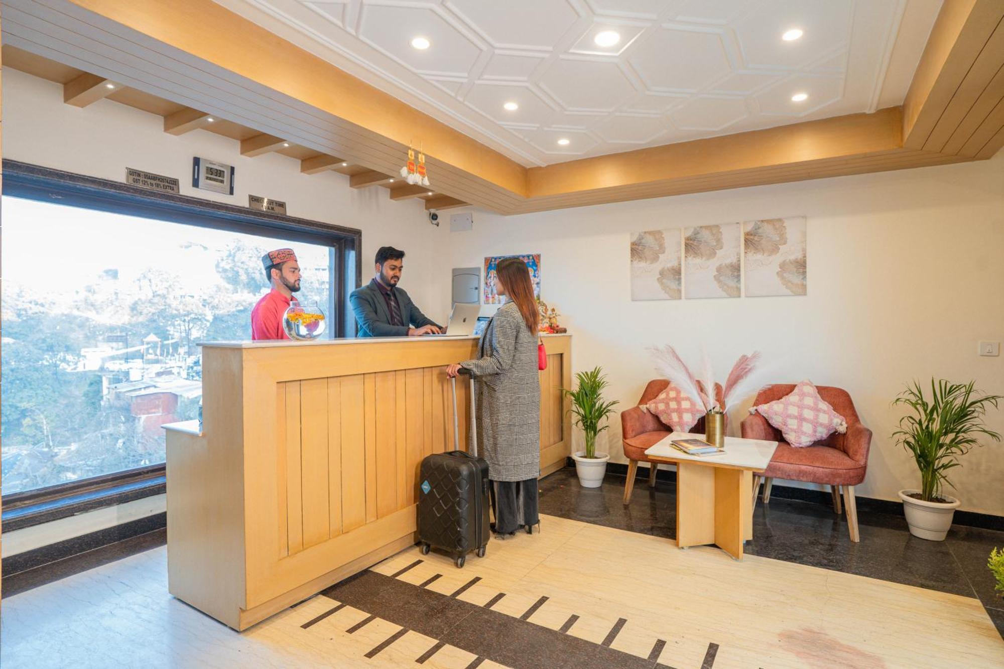 Super Hotel By Perfectstayz Mall Road Масурі Екстер'єр фото